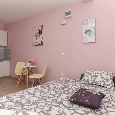 Deluxe 3*